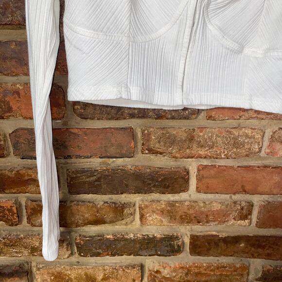 Tobi White Long Sleeve Lift My Spirits Hook & eye Crop Top Women's Size Large - Picture 5 of 9